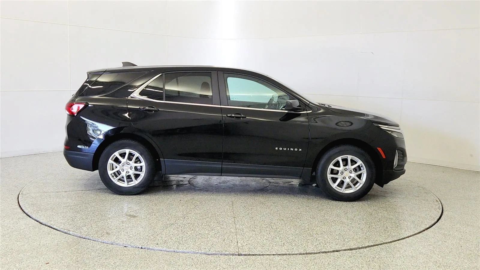 Used 2023 Chevrolet Equinox LT FWD image 8