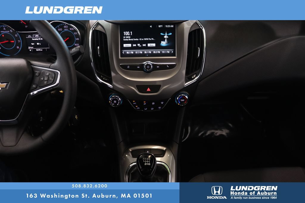 Used 2018 Chevrolet Cruze LT FWD image 19