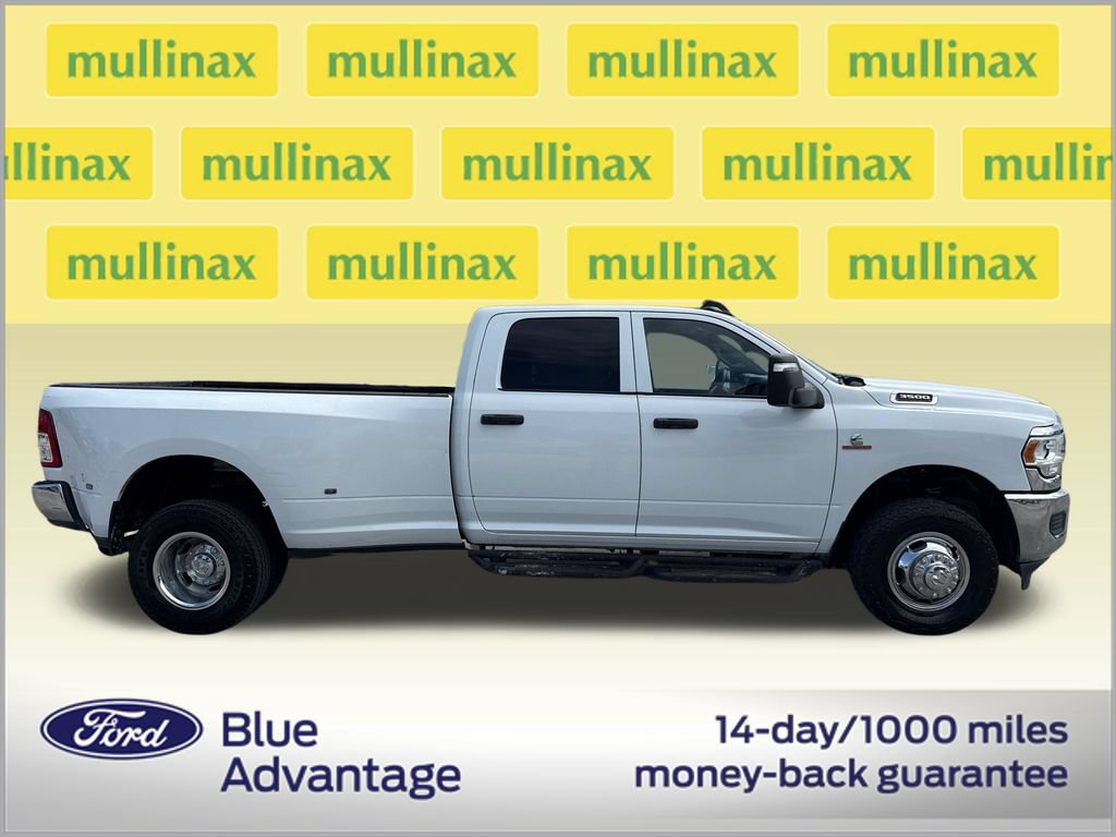 Used 2023 RAM 3500 Tradesman w/ Chrome Appearance Group AWD/4WD image 2