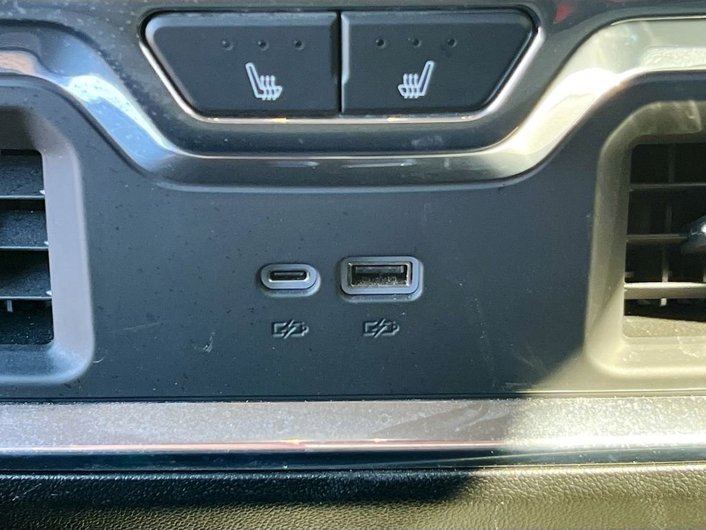Used 2025 Chevrolet Silverado 1500 LTZ image 26