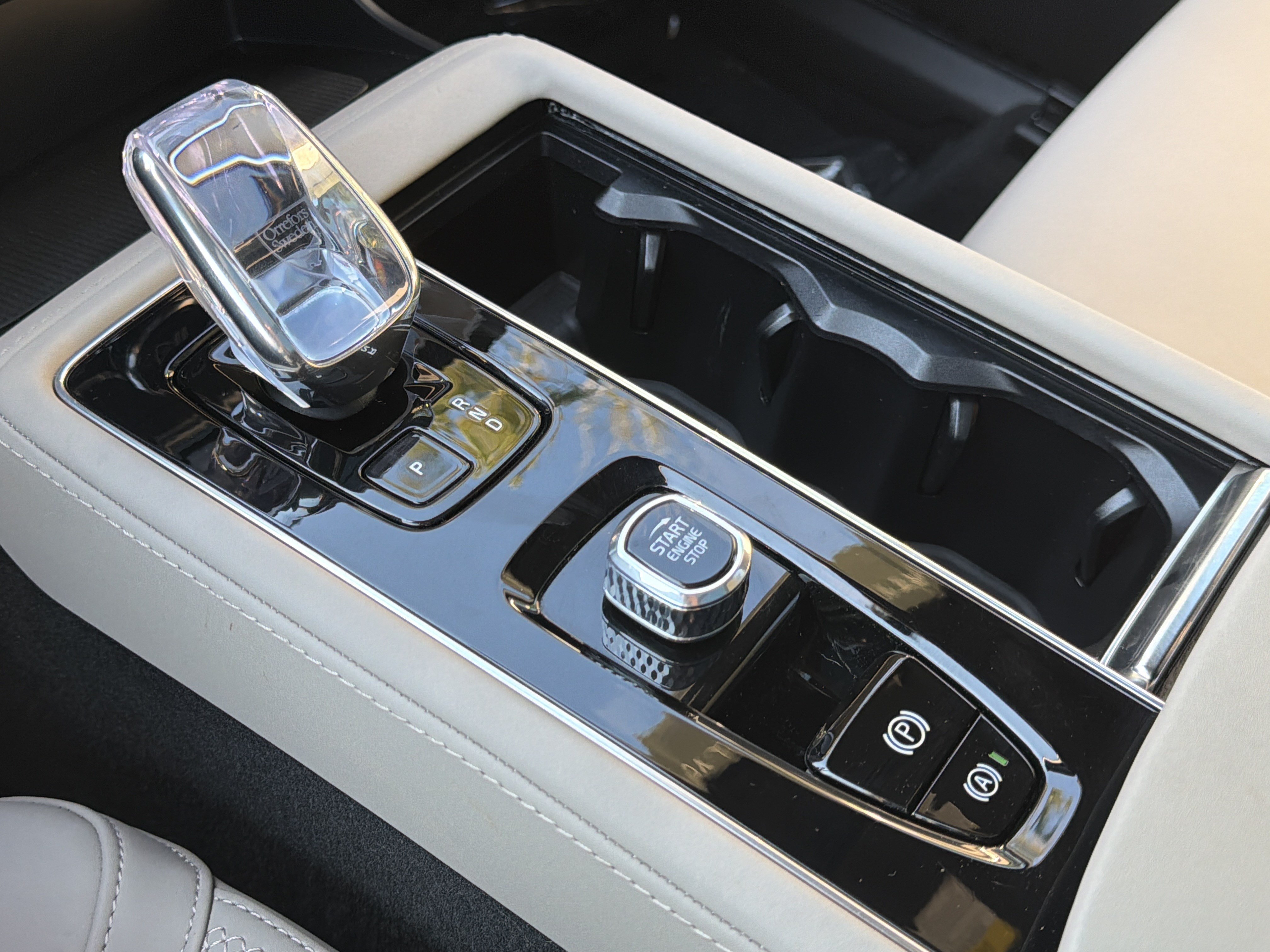 Certified 2026 Volvo XC90 B6 Plus AWD/4WD image 28