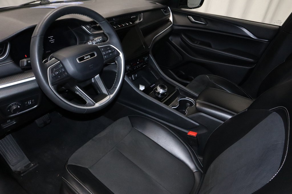 Used 2024 Jeep Grand Cherokee L Laredo image 24