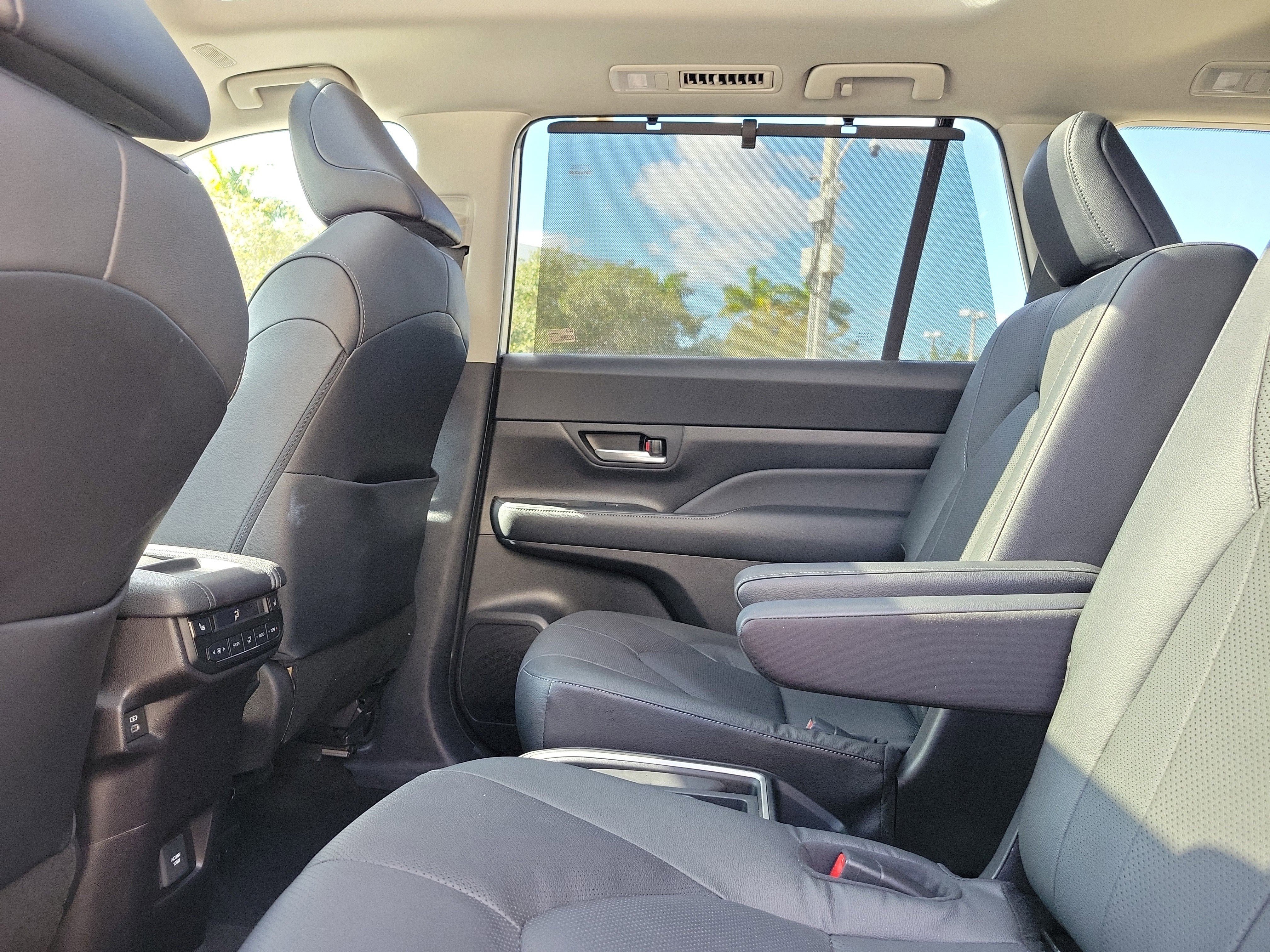 Used 2024 Toyota Grand Highlander Limited image 15