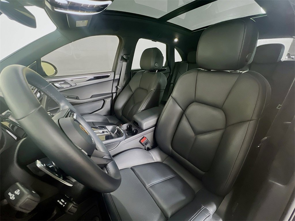 Certified 2023 Porsche Macan S image 5