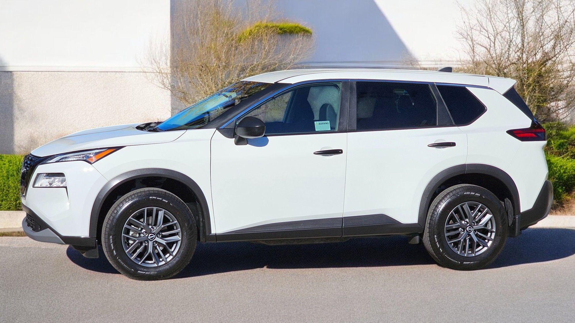 Used 2023 Nissan Rogue S FWD image 11