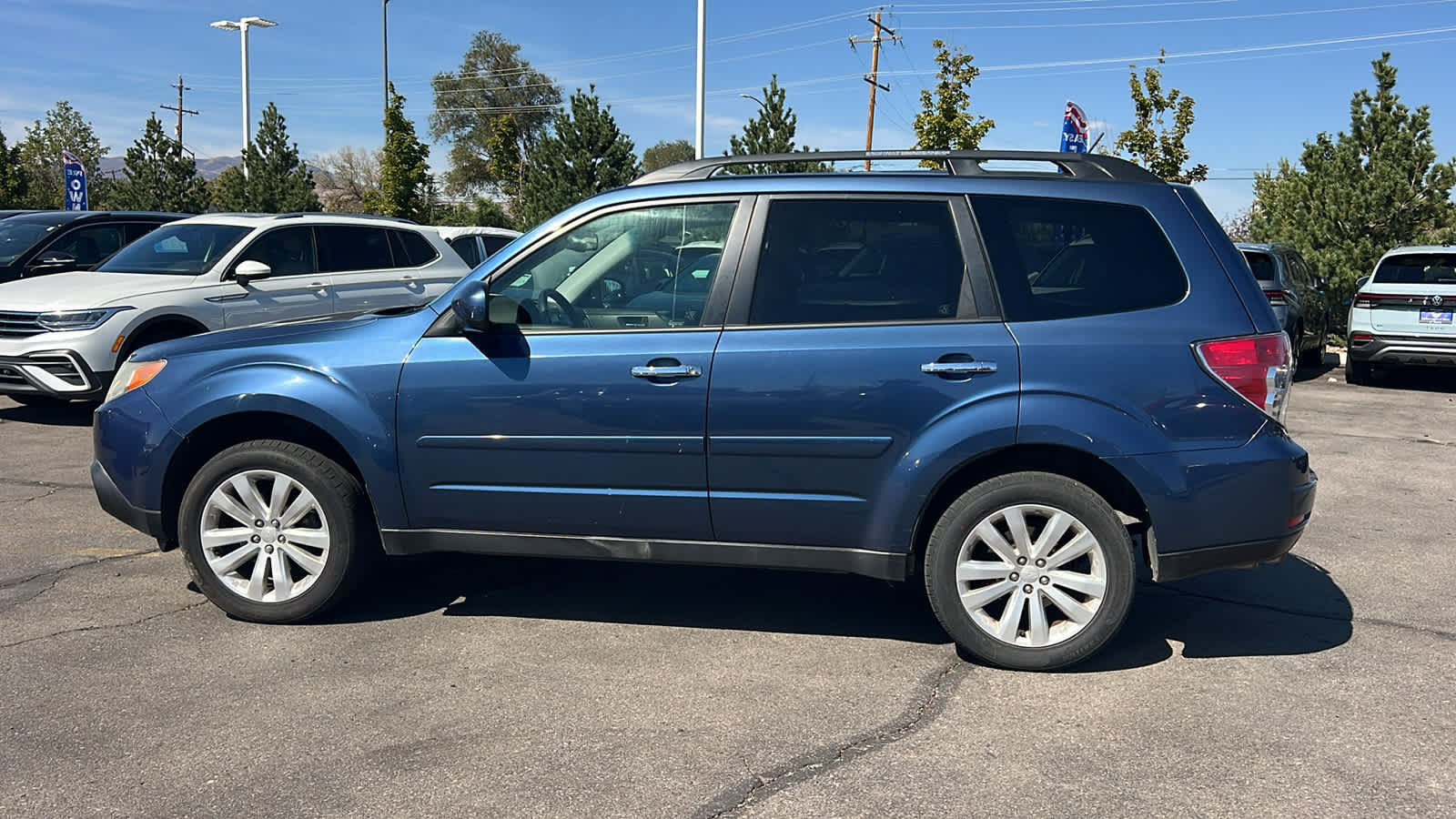 Used 2011 Subaru Forester 2.5X Premium w/ All-Weather Pkg AWD/4WD image 8