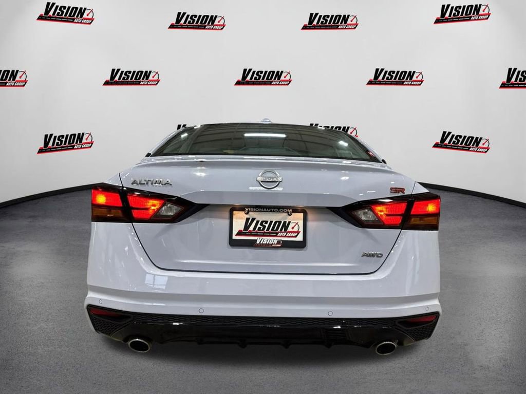 Used 2025 Nissan Altima 2.5 SR image 6