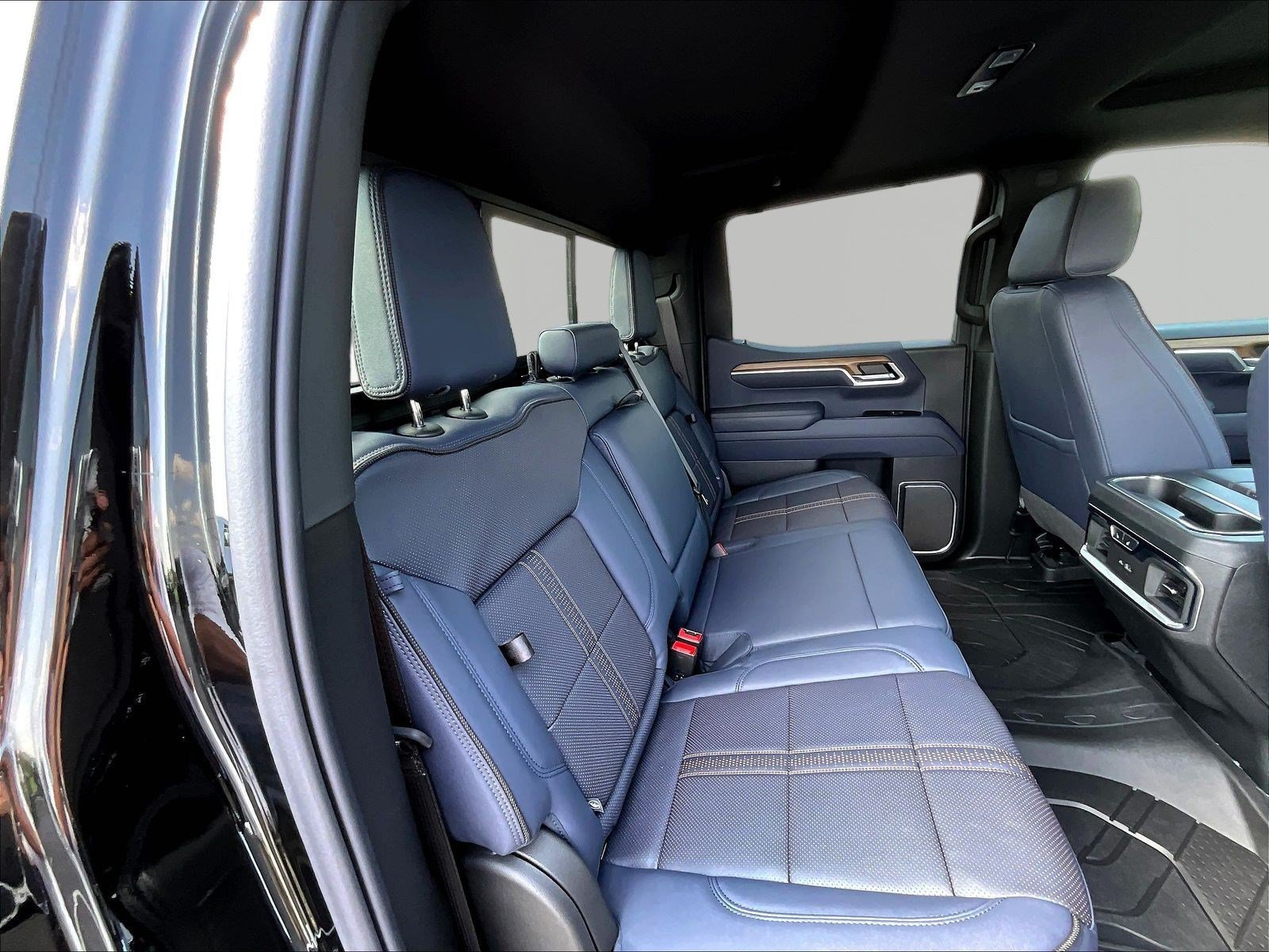 New 2026 Chevrolet Silverado 1500 High Country w/ High Country Premium Package AWD/4WD image 20