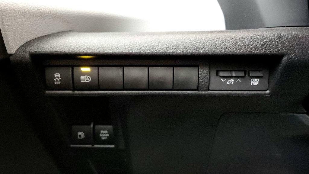 Used 2025 Toyota Sienna LE AWD/4WD image 33