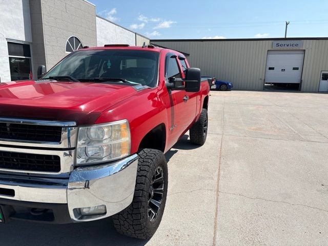 Used 2009 Chevrolet Silverado 2500 LT w/ Exterior Plus Package AWD/4WD image 2