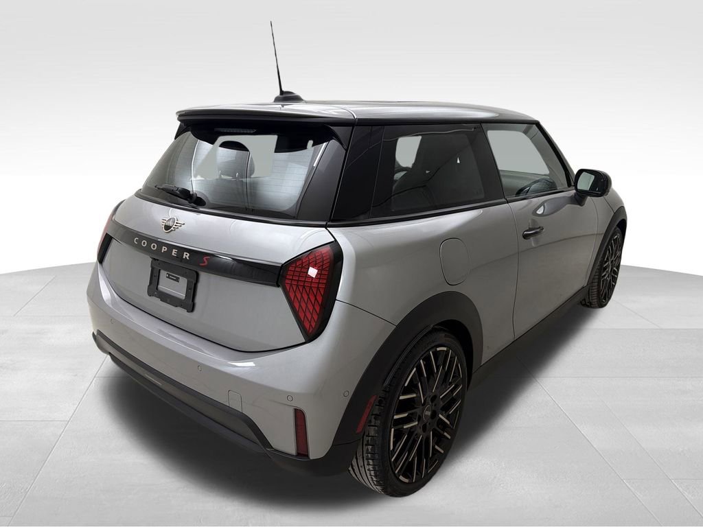 Certified 2025 MINI Cooper S image 9