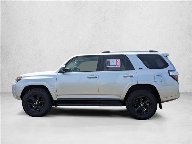 Used 2022 Toyota 4Runner SR5 AWD/4WD image 9