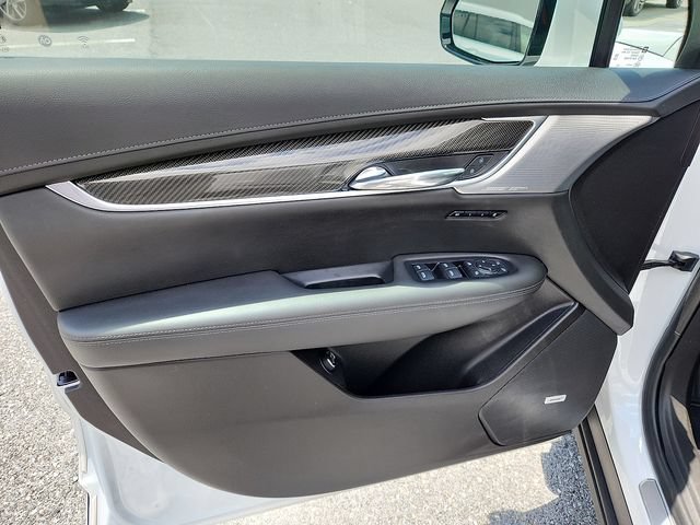 Used 2024 Cadillac XT6 Sport w/ LPO, Onyx Lite Package AWD/4WD image 12