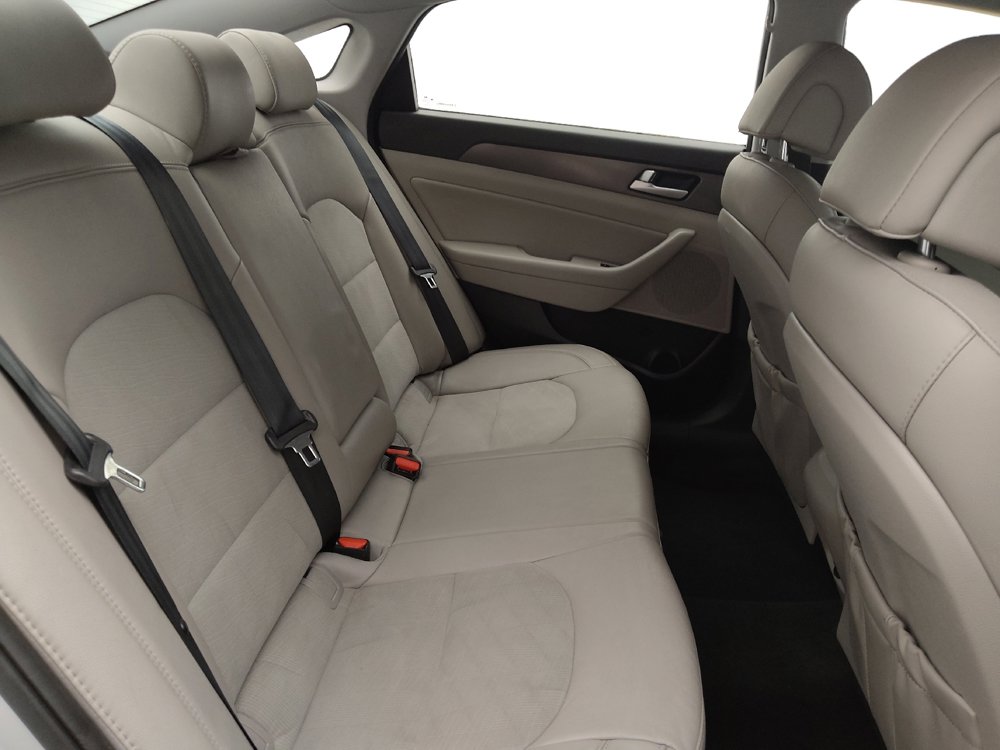 Used 2016 Hyundai Sonata Sport w/ Option Group 1V FWD image 19