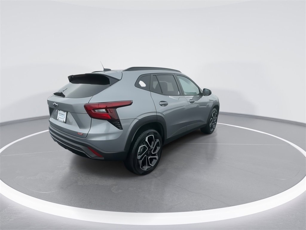 Used 2025 Chevrolet Trax RS w/ Sunroof Package image 8