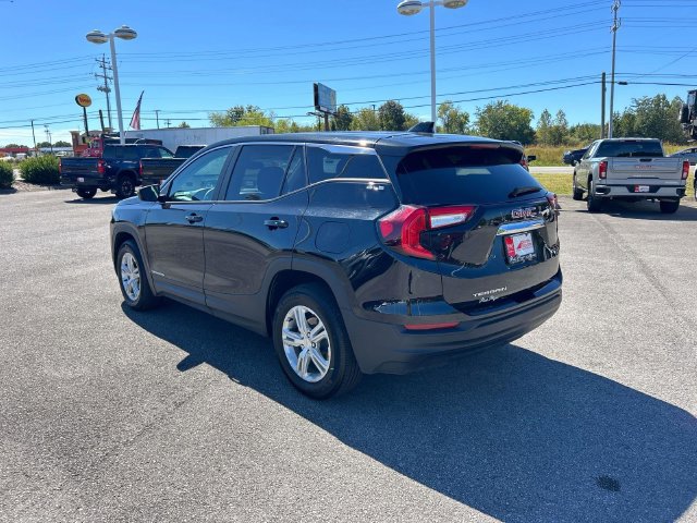 Used 2024 GMC Terrain SLE FWD image 5