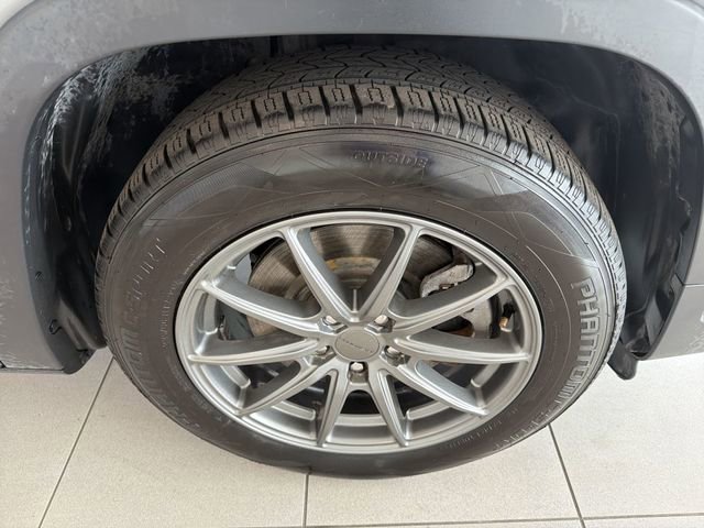 Used 2019 Jeep Cherokee Latitude Plus image 14