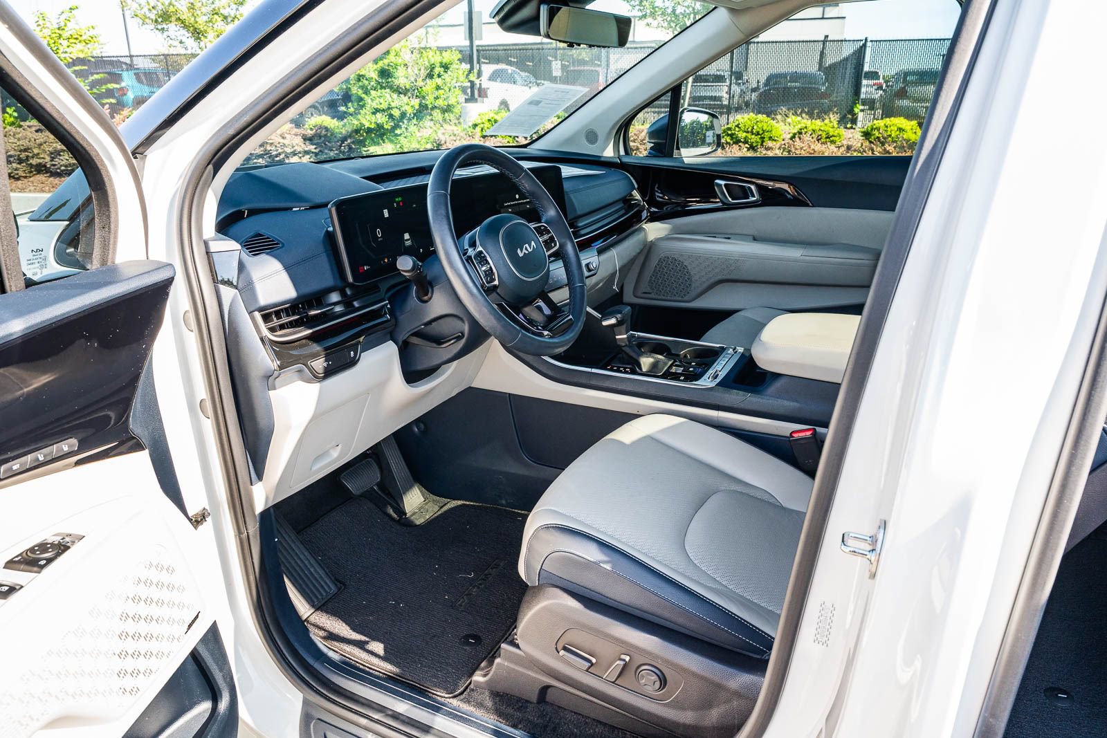 Used 2025 Kia Carnival SX Prestige FWD image 20