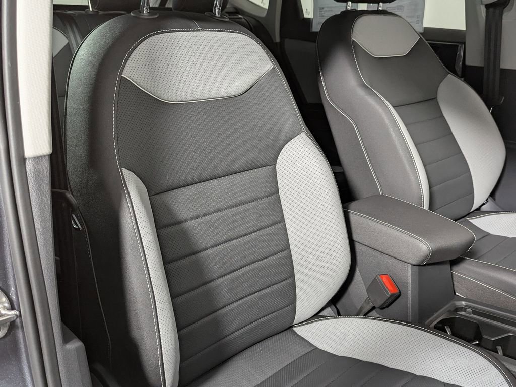 Used 2024 Volkswagen Taos SEL image 24