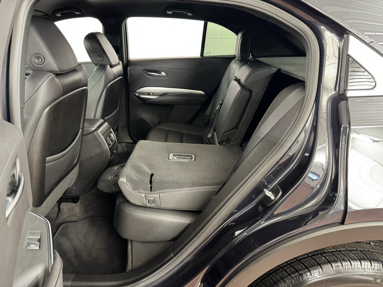 Used 2022 Cadillac XT4 Premium Luxury w/ Enhanced Visibility Package image 30