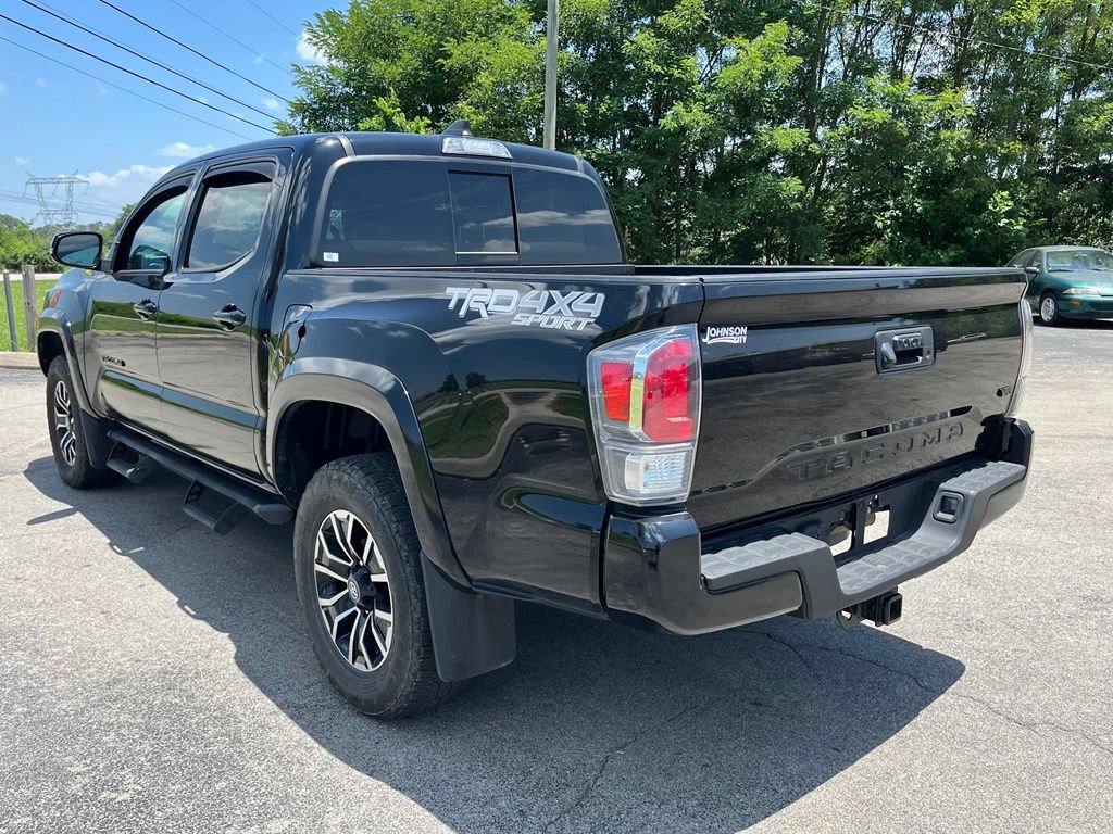Used 2021 Toyota Tacoma TRD Sport AWD/4WD image 9