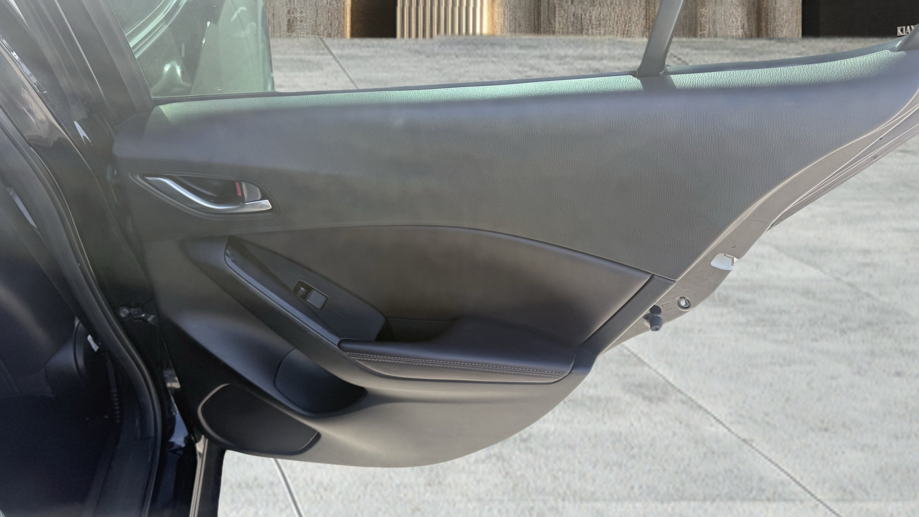 Used 2017 MAZDA MAZDA3 Touring FWD image 29