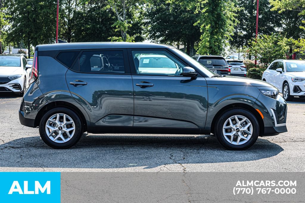 Used 2025 Kia Soul LX w/ LX Technology Package FWD image 9