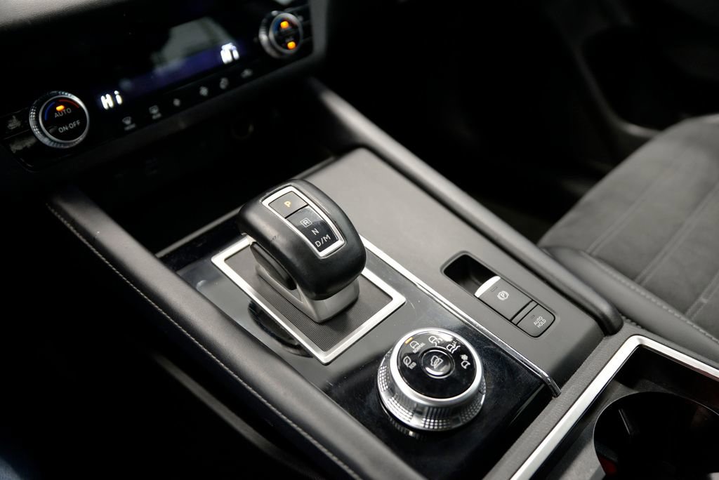 Used 2024 Mitsubishi Outlander SE image 25