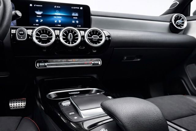 Used 2022 Mercedes-Benz CLA 35 AMG 4MATIC image 14