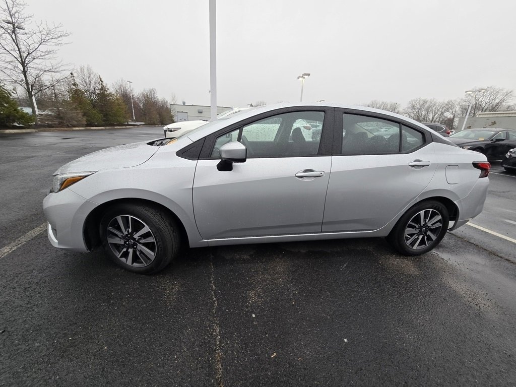 Used 2025 Nissan Versa SV image 4