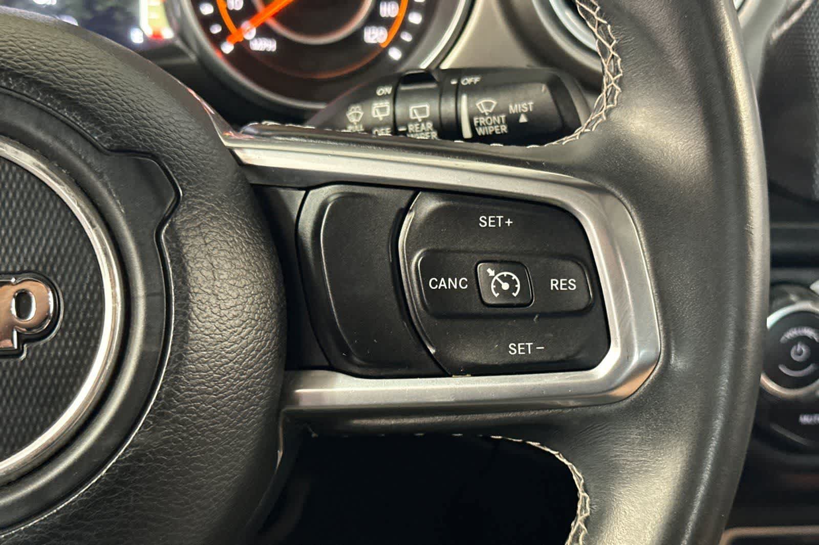 Used 2018 Jeep Wrangler Unlimited Sahara AWD/4WD image 30