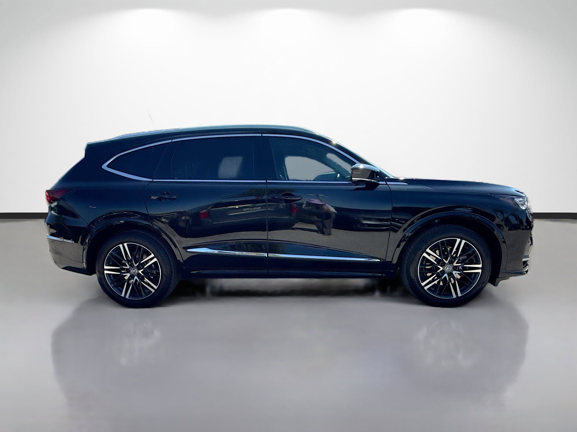 Used 2025 Acura MDX SH-AWD w/ Advance Package image 2