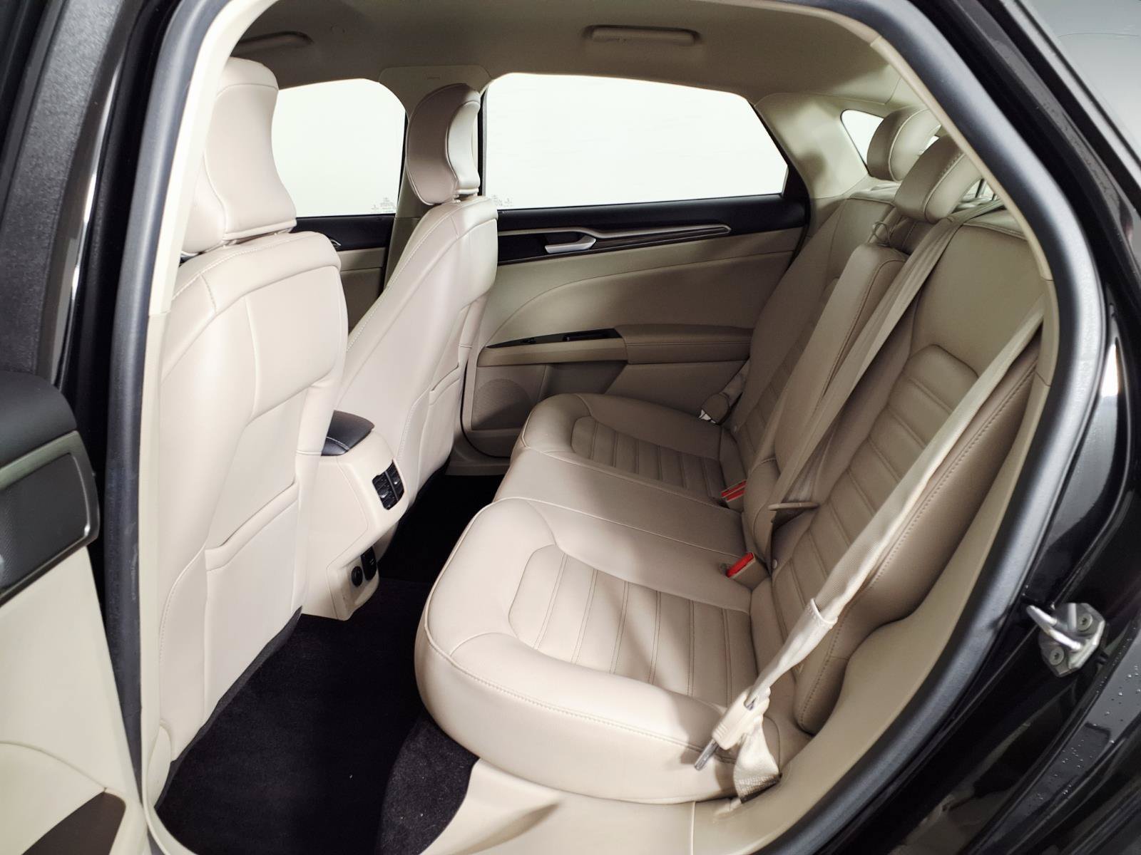 Used 2017 Ford Fusion Energi SE FWD image 13