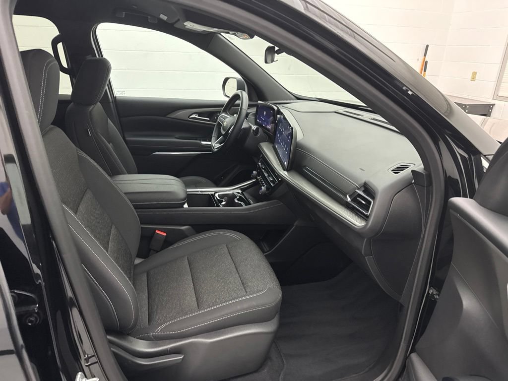 Used 2025 Chevrolet Traverse LT AWD/4WD image 53