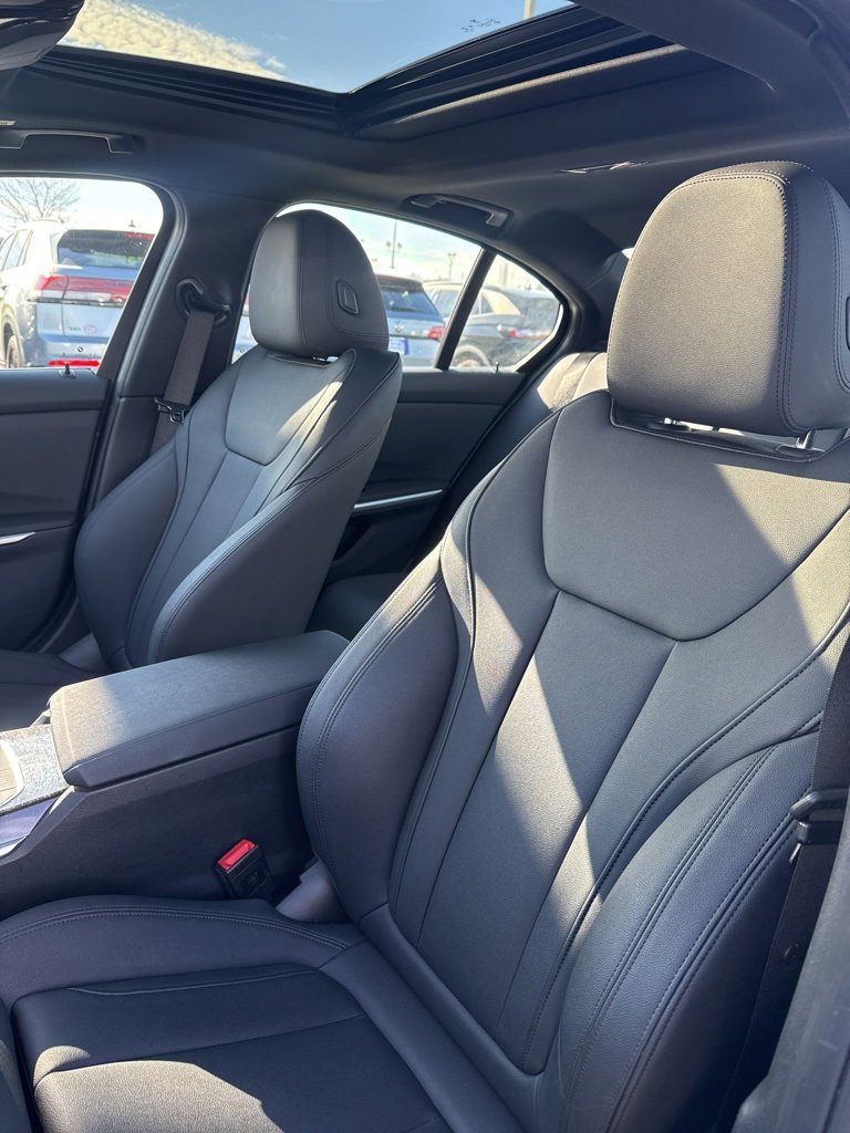 Used 2021 BMW 330i xDrive Sedan w/ Convenience Package image 25