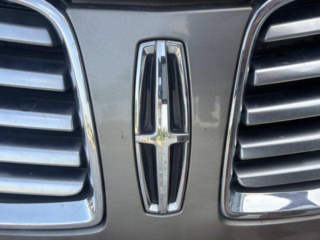 Used 2017 Lincoln MKC Premiere FWD image 8