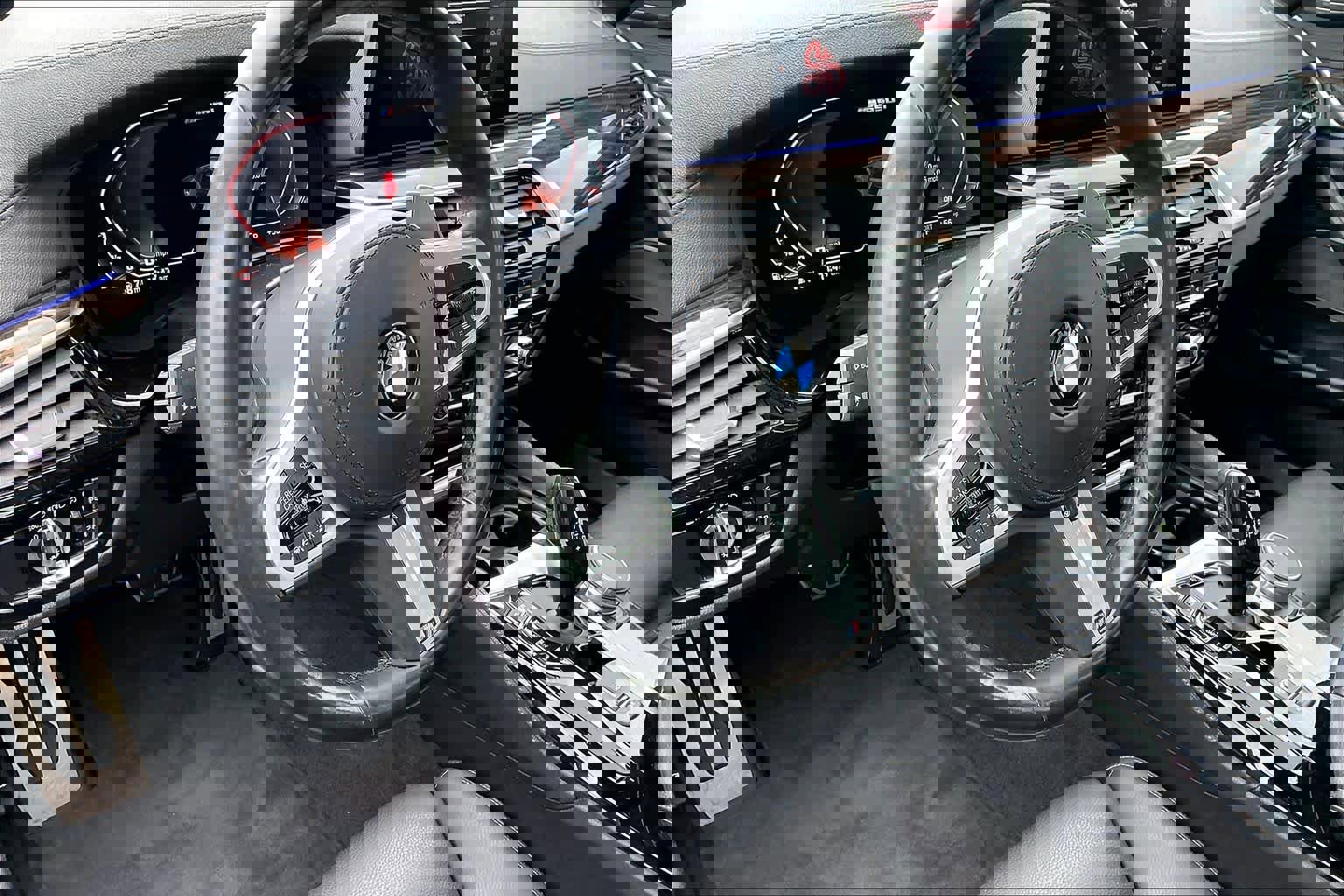 Used 2020 BMW M550i xDrive image 16