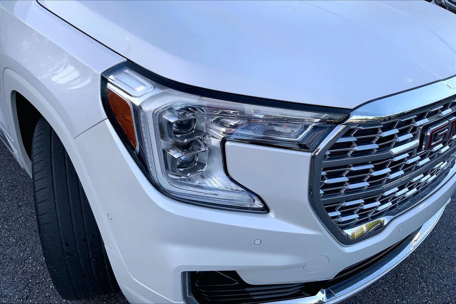 Used 2022 GMC Terrain Denali w/ Denali Premium Package AWD/4WD image 26