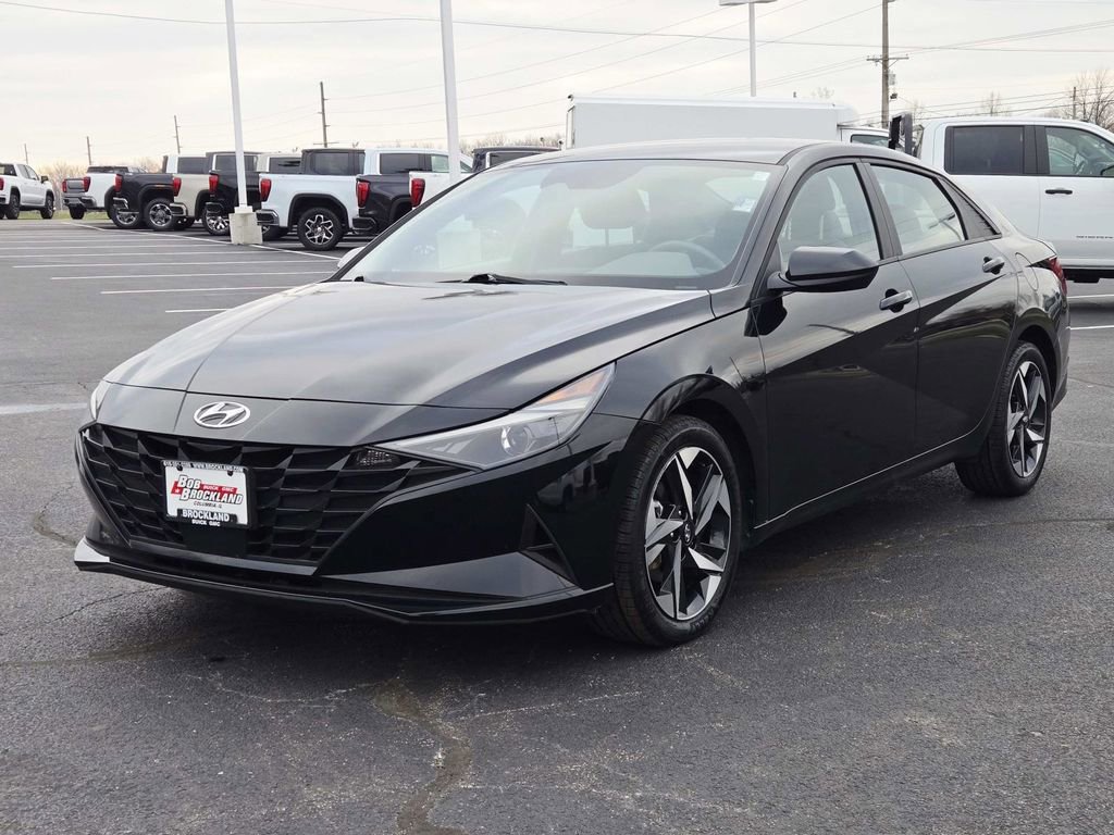 Used 2023 Hyundai Elantra SEL w/ Convenience Package image 7