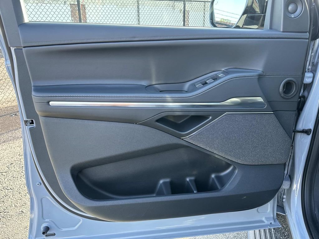 New 2025 Lincoln Navigator Reserve w/ Jet Appearance Package image 10