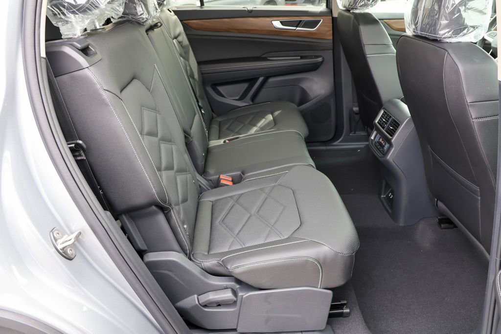 New 2025 Volkswagen Atlas SE image 37
