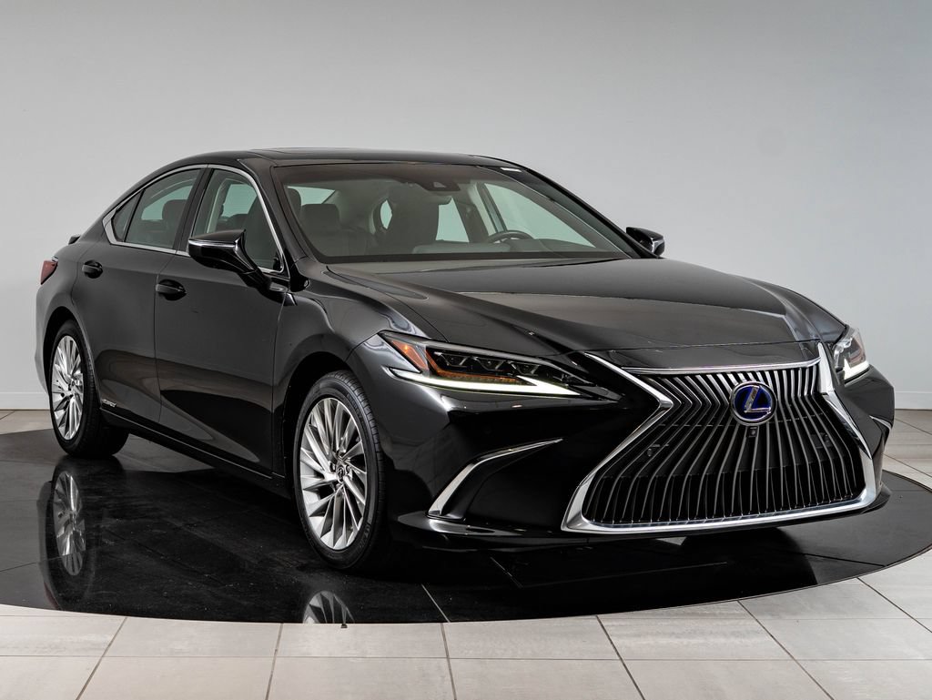 Certified 2020 Lexus ES 300h Ultra Luxury w/ Accessory Package FWD image 12