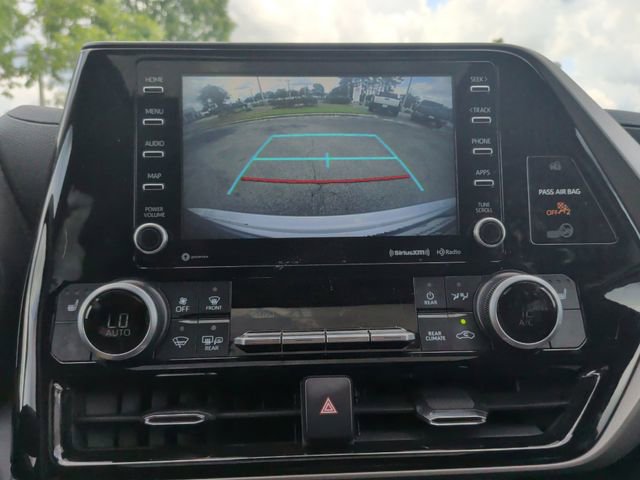 Used 2021 Toyota Highlander XLE FWD image 24