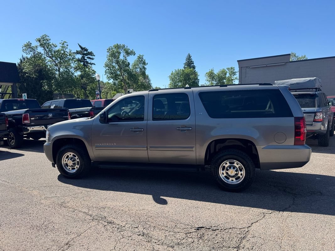 Used 2007 Chevrolet Suburban 2500 LT w/ LT Preferred Equipment Group AWD/4WD image 6