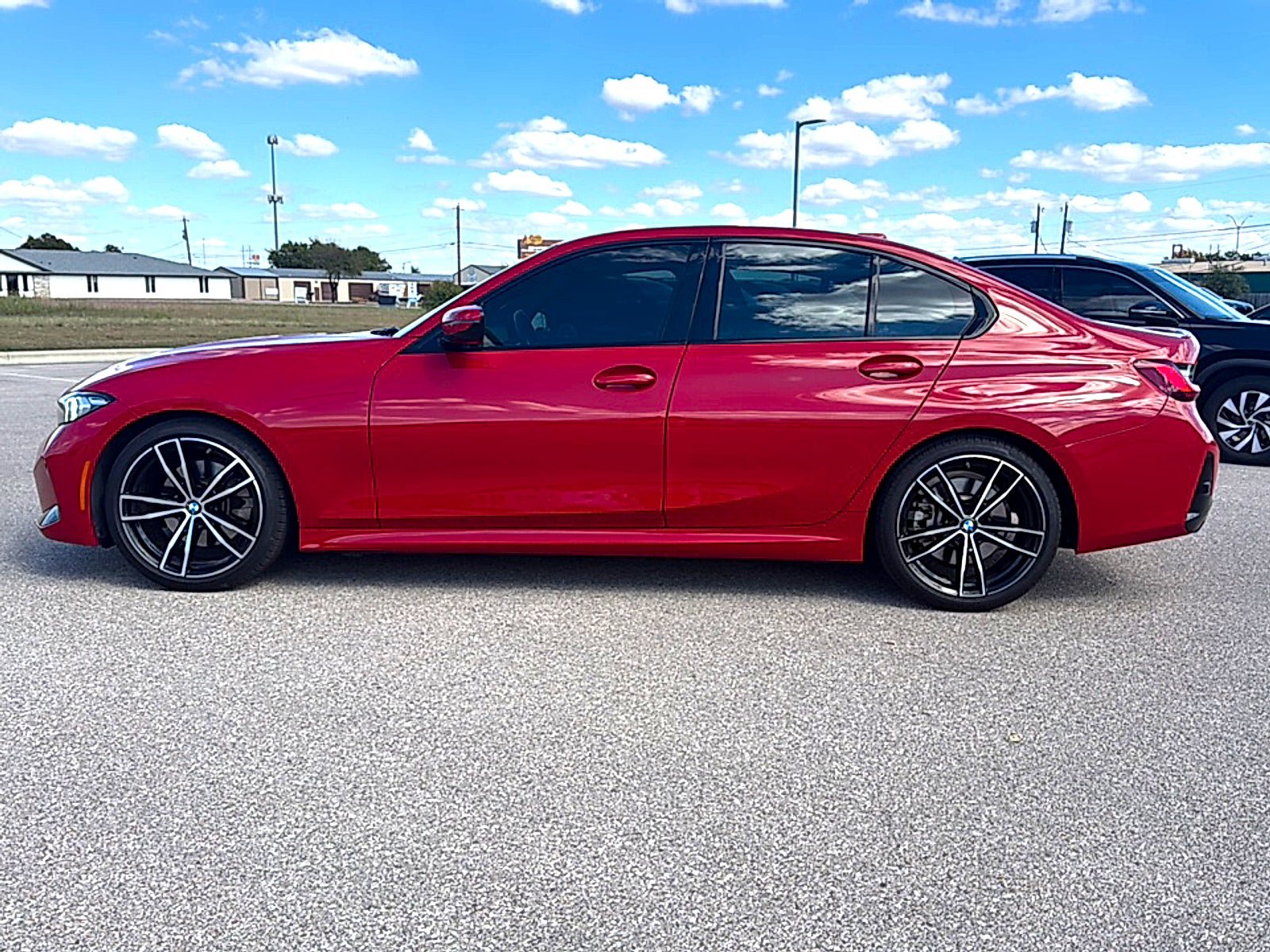 Used 2024 BMW 330i Sedan w/ M Sport Package RWD image 4