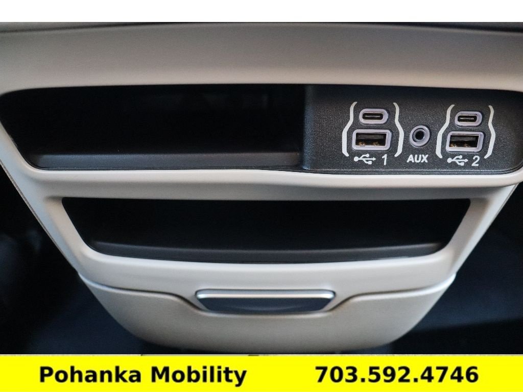 Used 2024 Chrysler Voyager LX FWD image 21