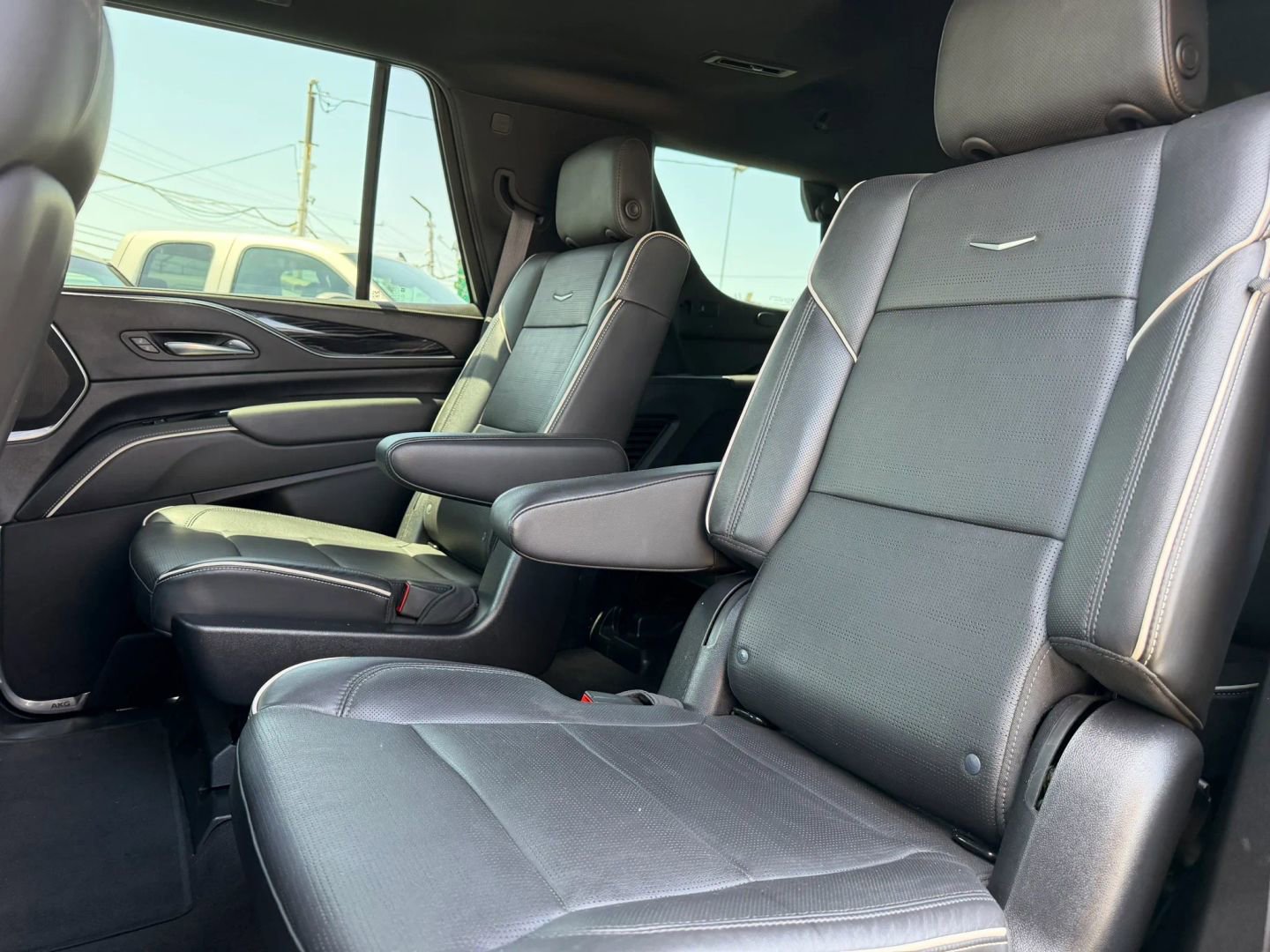 Used 2022 Cadillac Escalade Sport RWD image 13