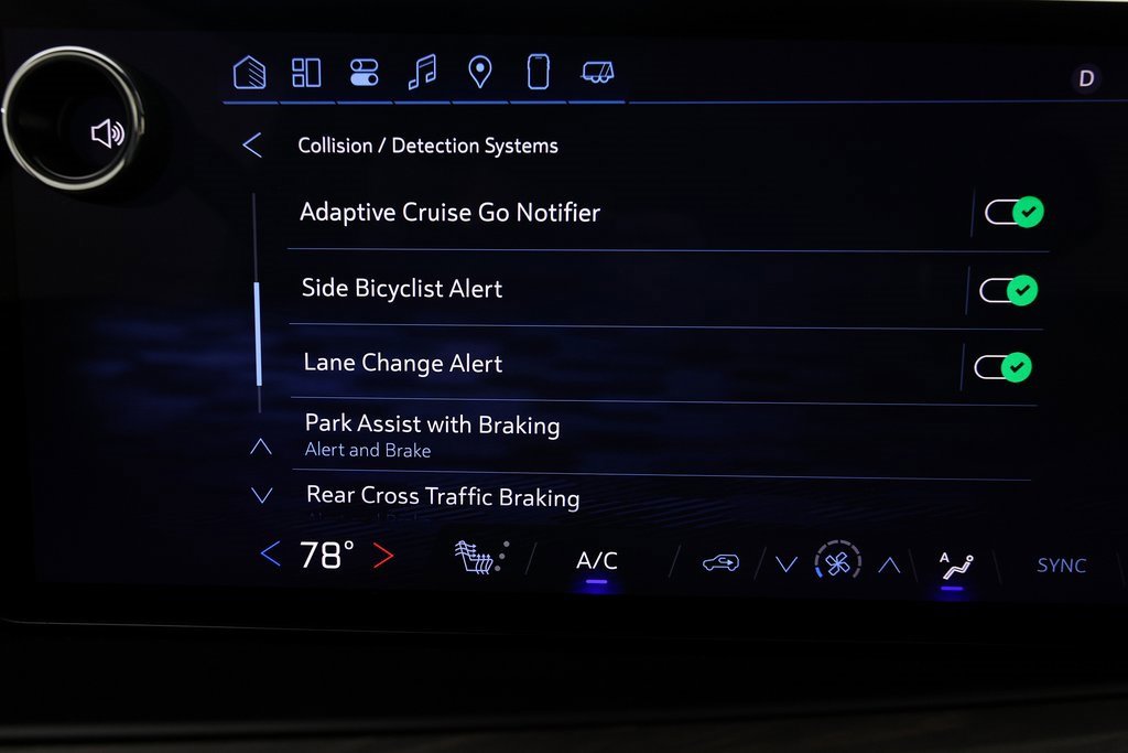 Used 2025 Chevrolet Suburban Z71 w/ Comfort Package image 36