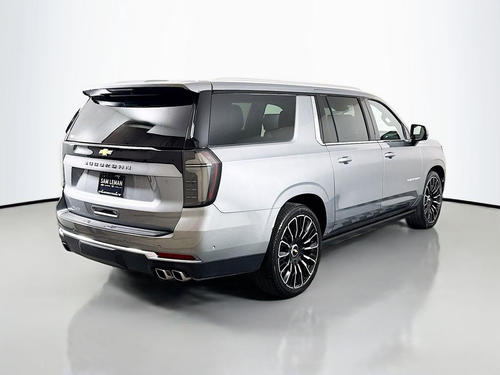 Used 2025 Chevrolet Suburban High Country AWD/4WD image 7