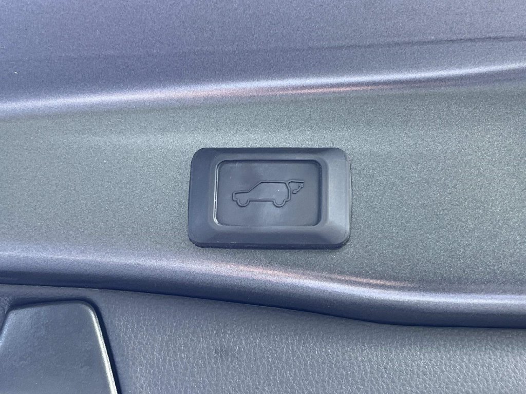 Used 2023 Toyota RAV4 XLE w/ Convenience Package FWD image 13